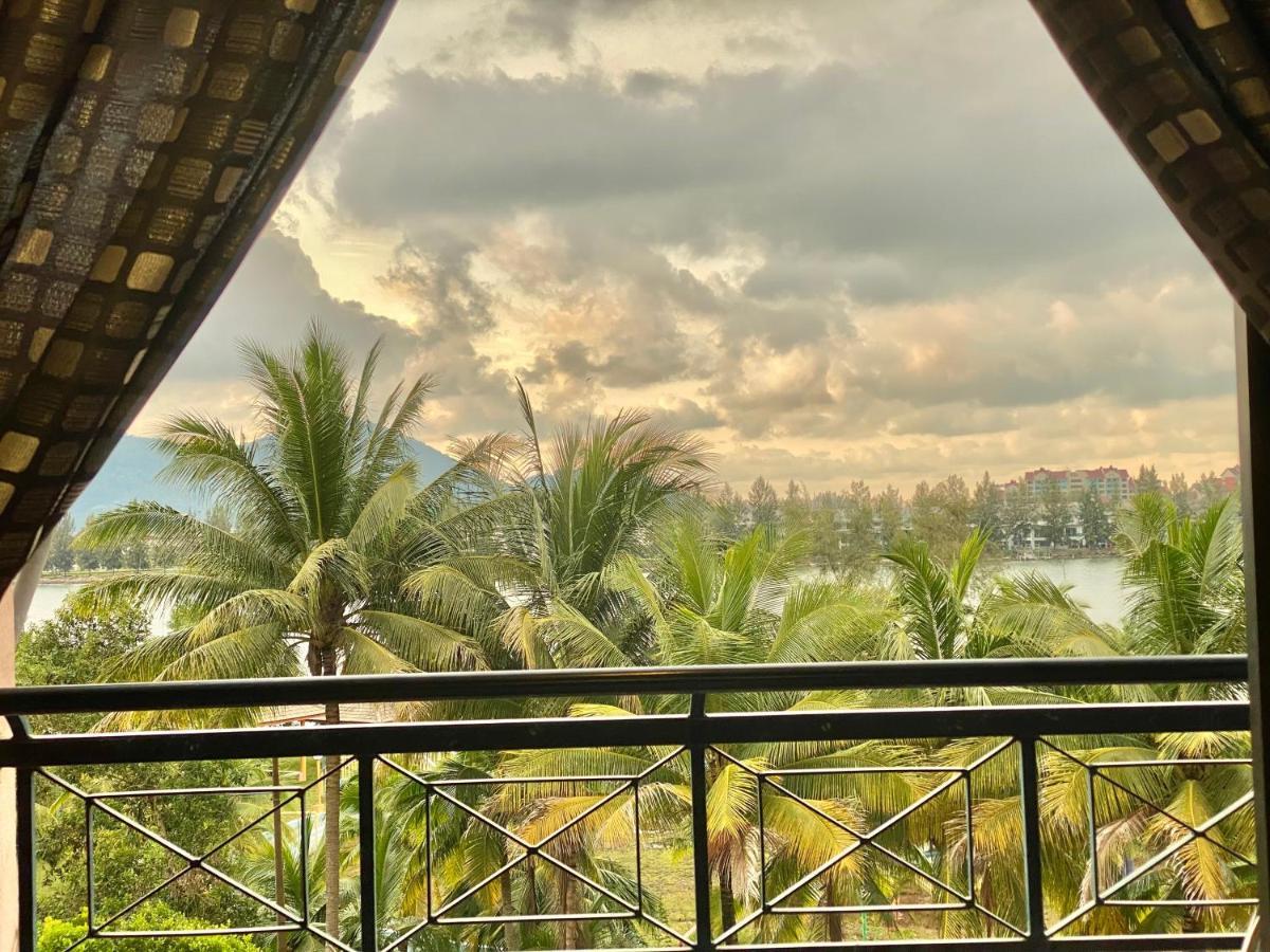 Marina Cove, Lumut Apartamento Exterior foto