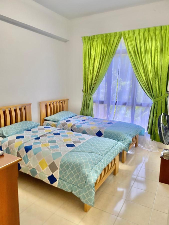 Marina Cove, Lumut Apartamento Exterior foto