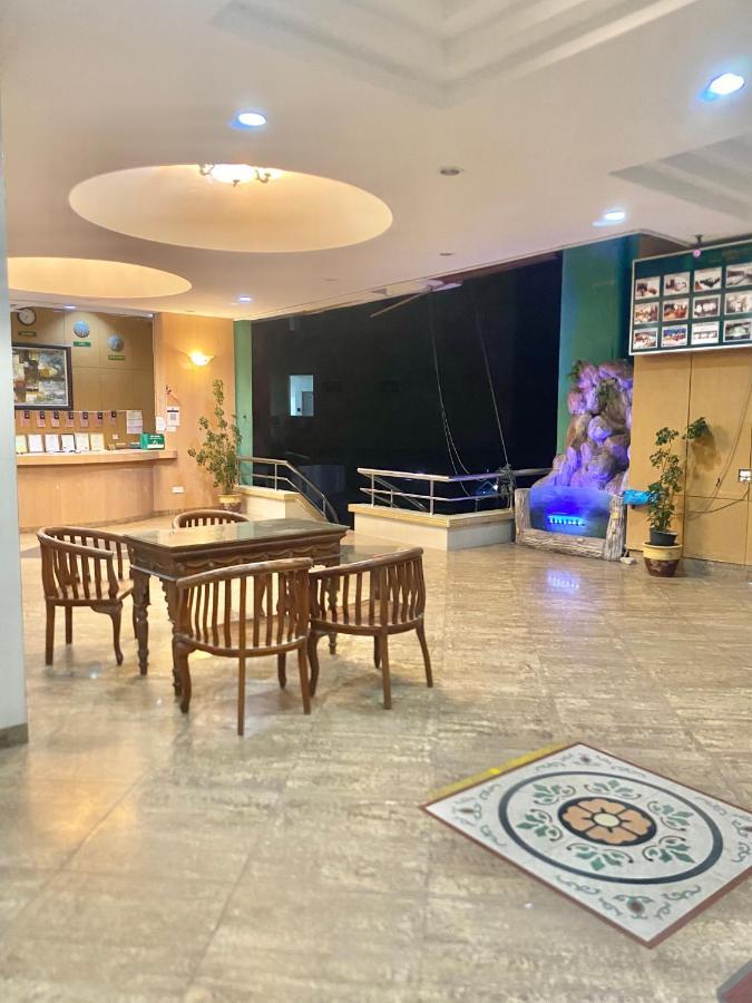 Marina Cove, Lumut Apartamento Exterior foto