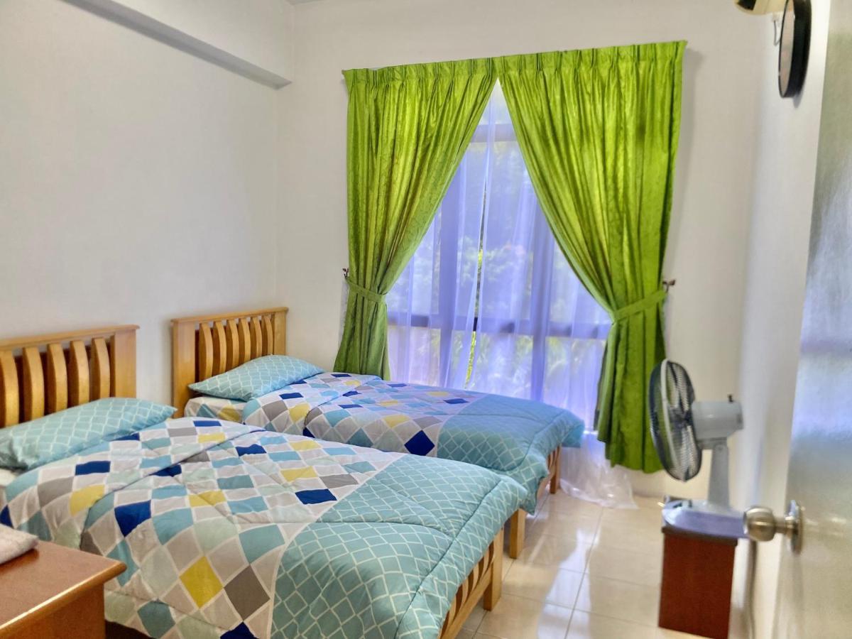 Marina Cove, Lumut Apartamento Exterior foto