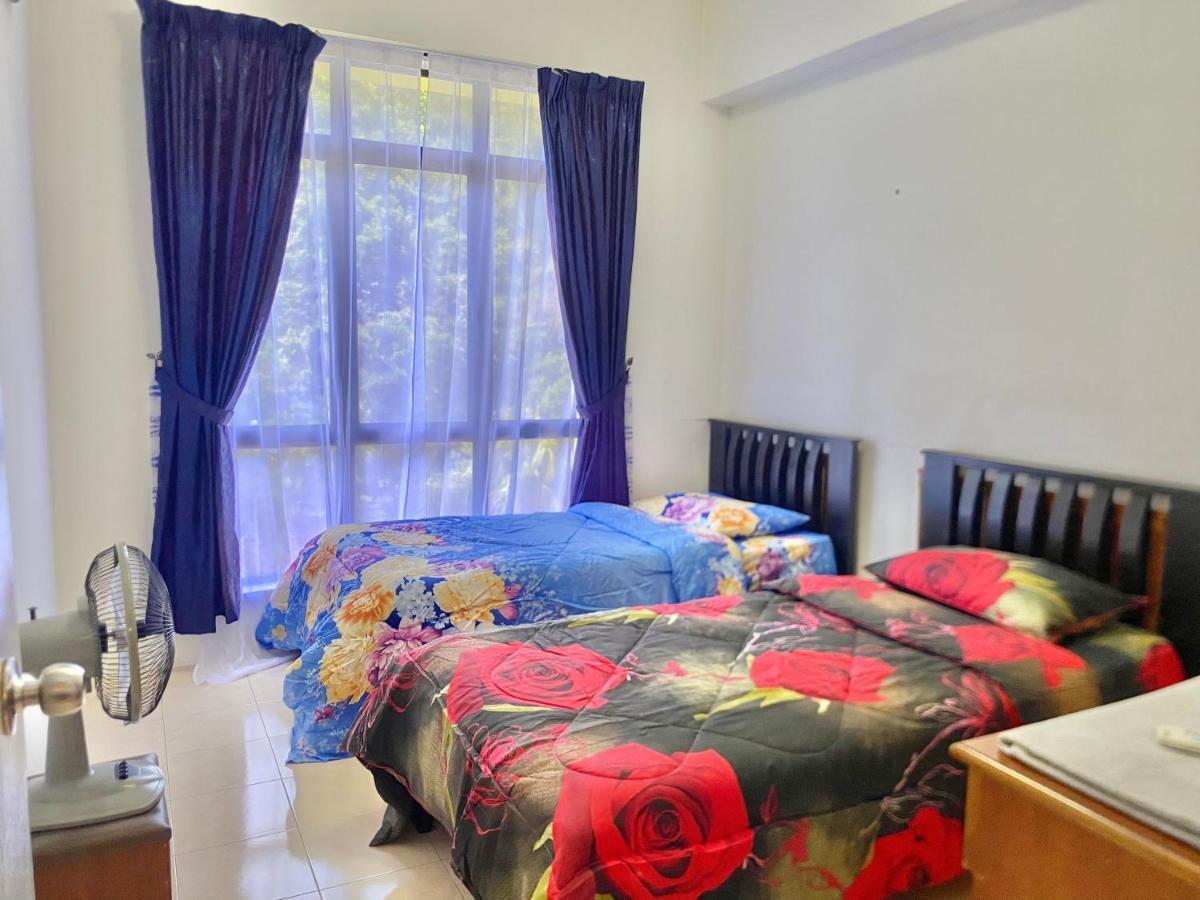 Marina Cove, Lumut Apartamento Exterior foto