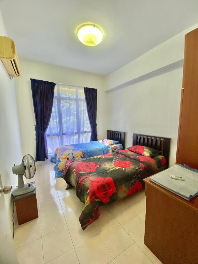 Marina Cove, Lumut Apartamento Exterior foto
