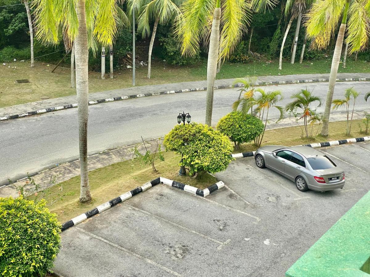 Marina Cove, Lumut Apartamento Exterior foto