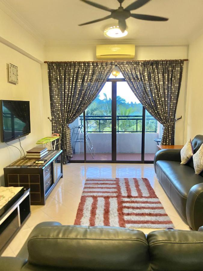 Marina Cove, Lumut Apartamento Exterior foto