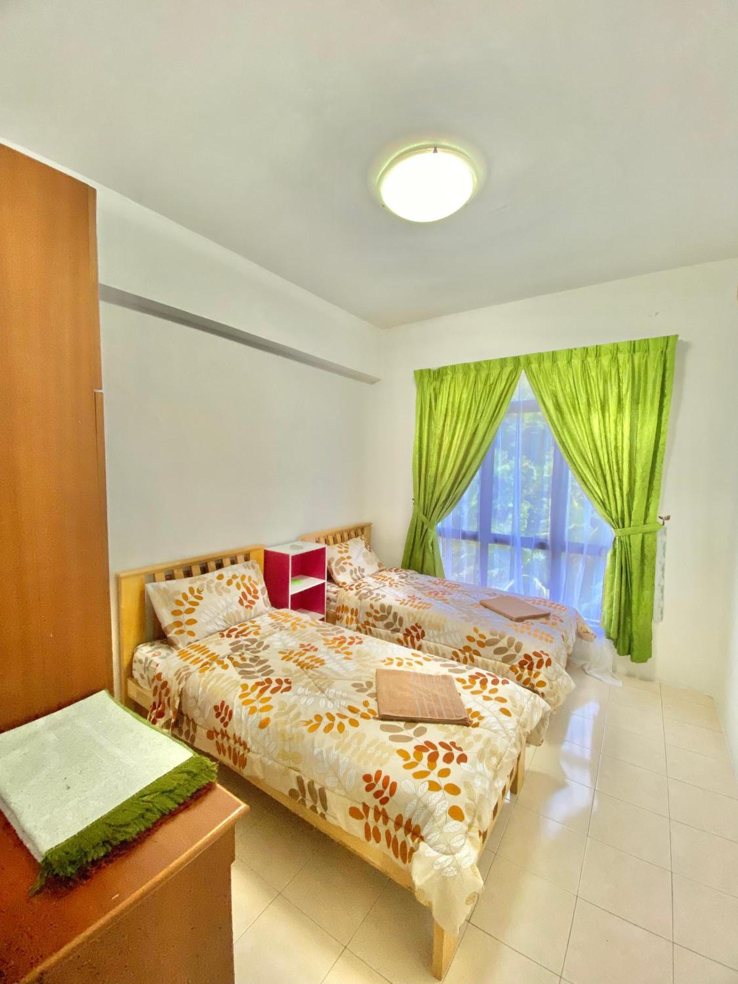 Marina Cove, Lumut Apartamento Exterior foto